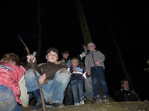 Supi, nachts im Wald und keiner hat Angst.