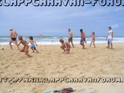 Frankreich 2009 - Familiensport mit Blutgrätsche