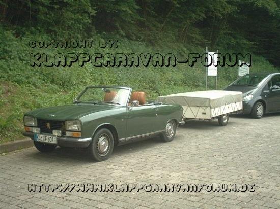 Peugeot 304 S Bj. 75 vor Klepper Piroschka Bj. 71