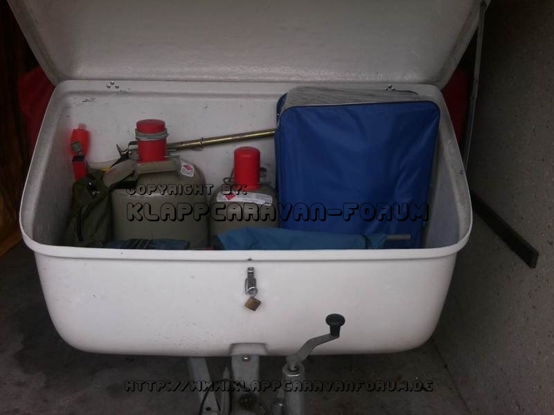 SK-Deichselkasten mit Gasflaschen