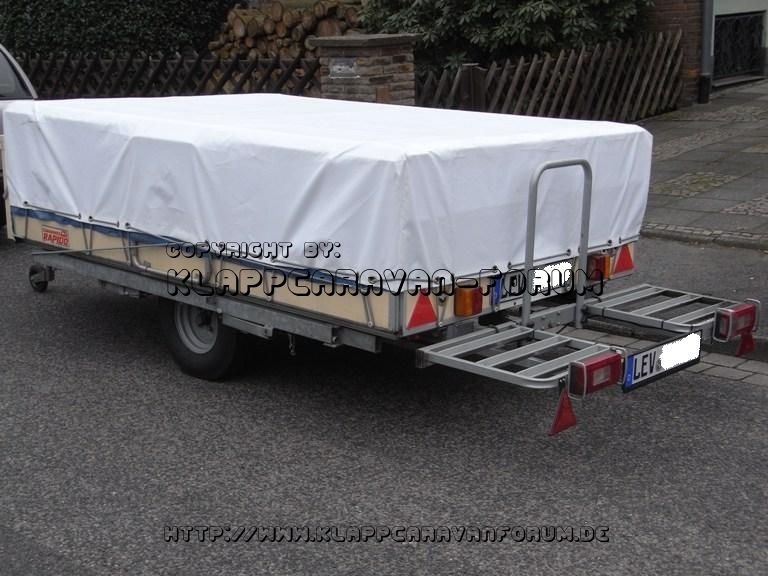 Heckansicht mit Träger