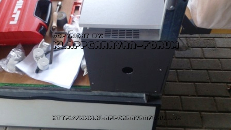 Dreiergespann-Beleuchtung und Steckdosen im Rechts Links Falter01