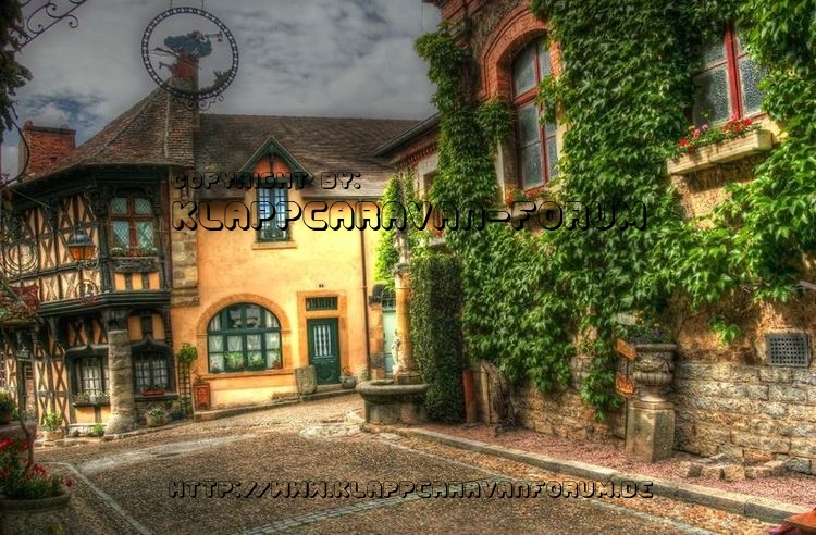Blick in die Winkelgasse Bourbon-Lancy